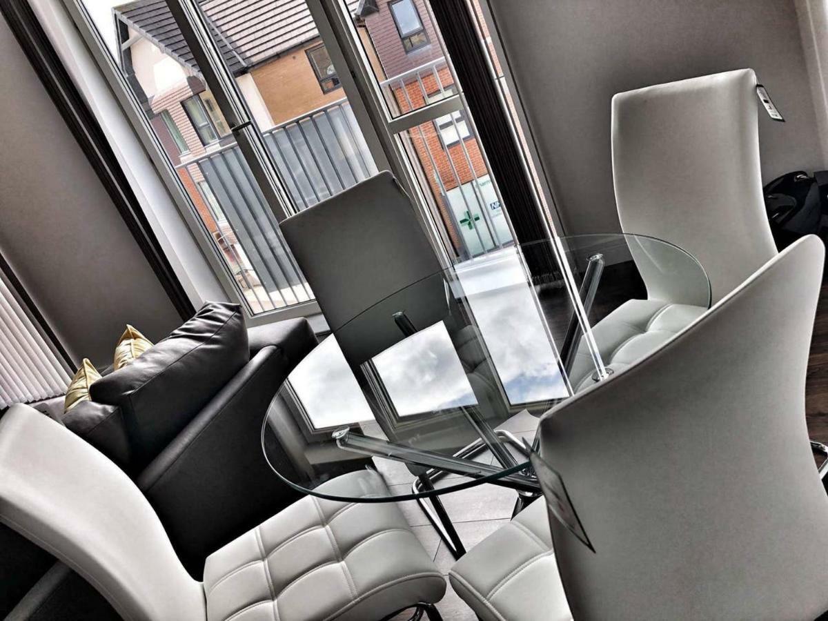 Amazing & Spacious 2 Bed 2 Bath Luxury Apartment With Balcony Free Wifi Sleeps 6 Bushey Exterior photo